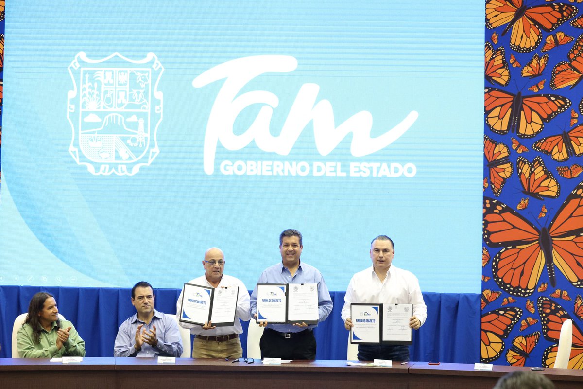 fgcabezadevaca's tweet photo. ¡Tamaulipas cuenta con nueva área natural protegida!

Acompañado por organizaciones y expertos medioambientales, firmé el decreto para la creación del Área Natural Protegida de la Mariposa Monarca, a fin de proteger a esta especie durante su migración por #Tamaulipas. https://t.co/6lAeDESBrg