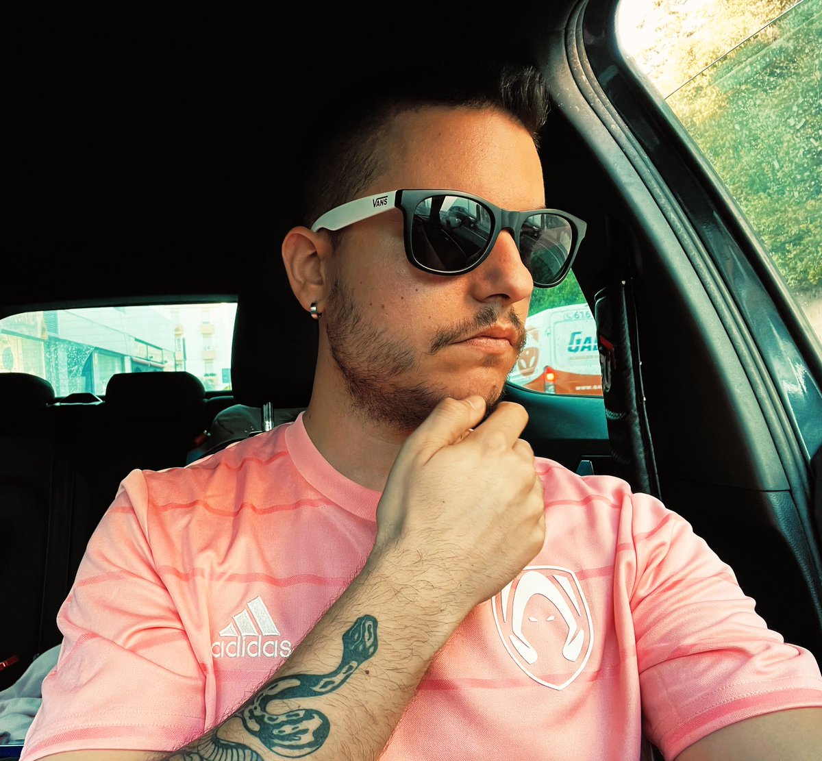 LoRen ...🦂 tweet media