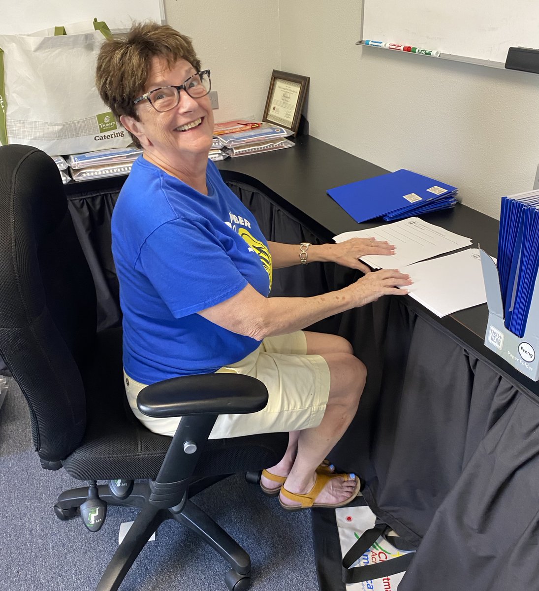 CefManasota's tweet photo. We love Ms. Sheila who not only team lead's an amazing Good News Club at Kinnan Elementary, but she's freely offering her time to come help stuff folders for GNC Volunteer Conference this weekend! We love our volunteers! Thanks, Sheila! https://t.co/YLMk4KuJZQ