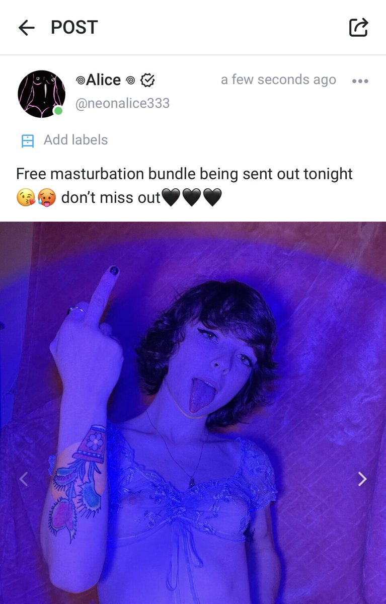 neonalice333's tweet photo. Follow my OF neonalice333 free bundle being sent out tonight 🖤🖤 https://t.co/CC37OBWLew