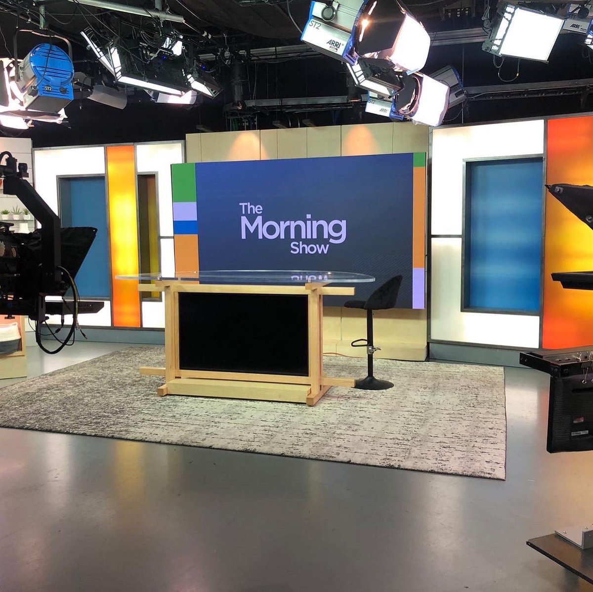 tbabbmedia's tweet photo. Yesterday I was directing an Arthritis Society commercial with @carolynglobal from @morningshowca and @chefcapra
#themorningshowca #chefcapra #arthritissociety #dogdoestricks #terencebabb #television #commercial #director #corusentertainment https://t.co/8xBYI6SWZW