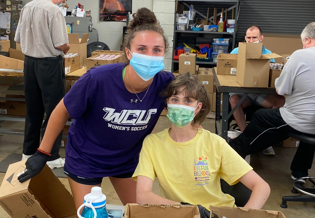 handi_crafters's tweet photo. Special thanks to the @WCUAthletics Women's Soccer Team for taking some time out of their busy pre-season preparations to volunteer with us this morning! They helped out in every single one of our workshops and learned about what the HC Opportunity Center does for the community! https://t.co/nnLwporiI2