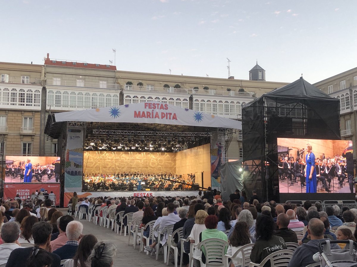 En_mis_retinas's tweet photo. Pequeñas maravillas de las #festasdemariapita éste recital #disney ⁦@corogaos⁩ 👏🏻👏🏻👏🏻👏🏻 https://t.co/7cR4v4ittt