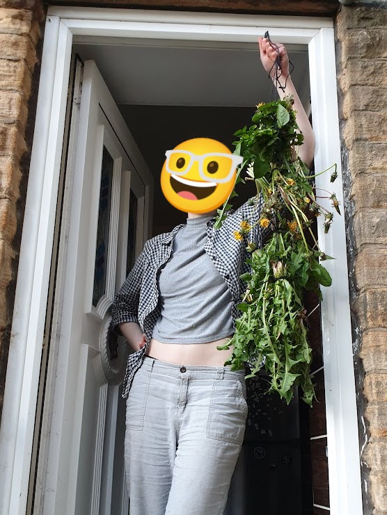 SSHCOOP's tweet photo. March was a rather quiet start to the season, so we’re moving on to April!
April was a month of gardening, harvesting, and Beltane preparation, including an unexpected but welcome crop of reclaimed bricks that we used to make a firepit! Check out one member’s “catch of the day”! https://t.co/JgWPRVBhJZ