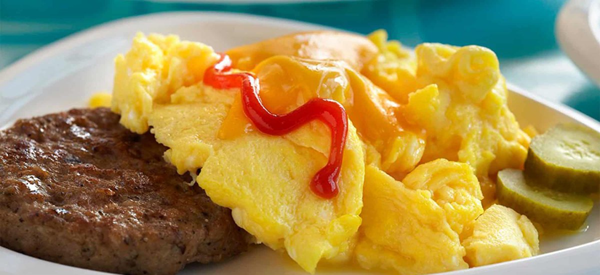 These Cheeseburger-Style Scrambled Eggs are the cheesiest 🧀 – making them a surefire family favorite! Crack a couple eggs and prep your favorite turkey breakfast sausage for this filling and nutritious meal. 🍳 bit.ly/Cheeseburger-S…