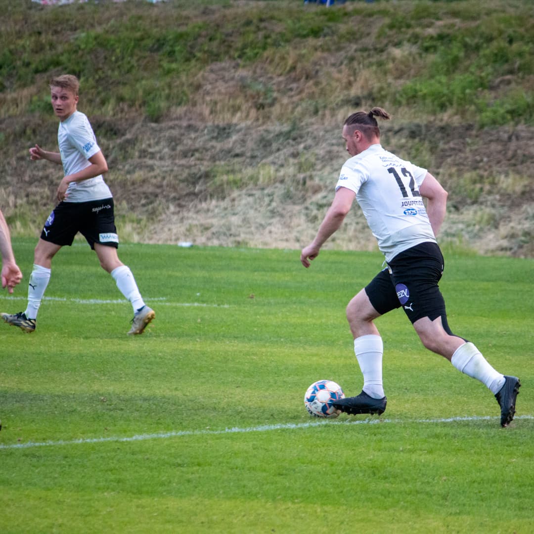 KINGSKUOPIO's tweet photo. Keskiviikkona pelataan taas, kun Kuninkaat matkaa Jyväskylään JJK/2 vieraaksi 🔥🔥

Ennakkoa luettavissa ⬇️

https://t.co/cTSW77msB6

📸 Kalle Lillinen

#kingskuopio #itäsuomenkolmonen #kuopio https://t.co/sRVWPC9Prf