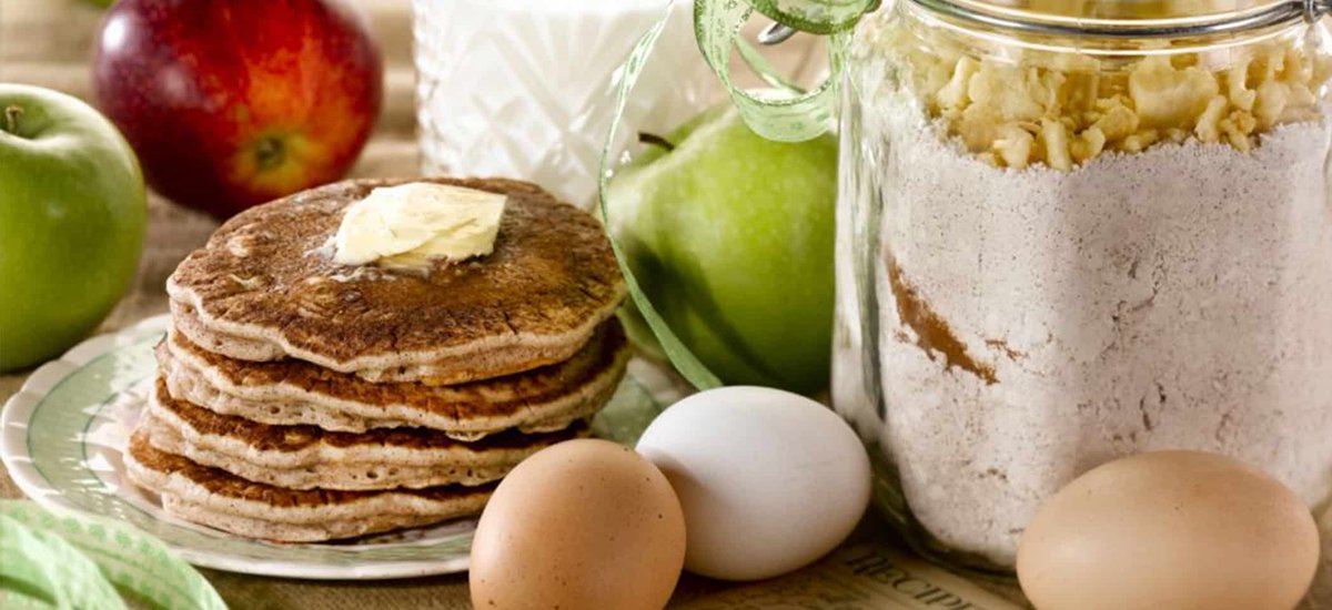 We say #NationalPancakeDay calls for a celebration. 🎉 Start your week off with a fruity twist on a breakfast classic – Apple Pancakes! 🍏🥞This nutrient-dense breakfast will have the whole family asking for seconds. bit.ly/Apple-Pancakes- #FamilyBreakfast