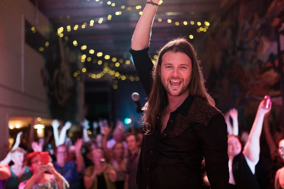 MadisonSurfClub's tweet photo. Madison Beach and Recreation invites you to a special 
@KeithHarkin Coffee House
Thursday, November 17, 2022 at 6:30 pm the Madison Surf Club https://t.co/i5GGFZw7ot https://t.co/u7HKLHpOhu