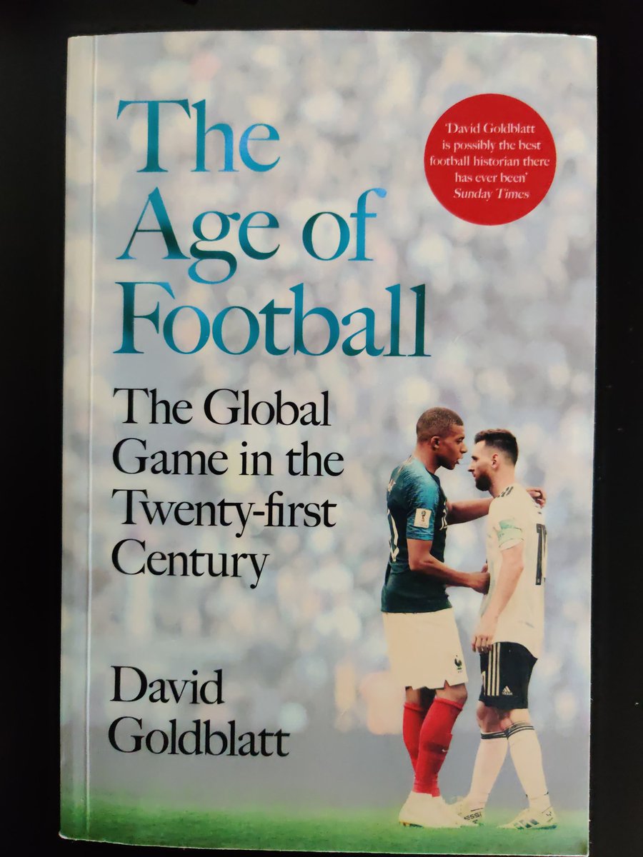 micdij1h's tweet photo. Alvast even een boekje in huis voor de barre winter :) #voetbal #football #boek hoop dat het niveau boek beter is dan de laatste ronde #eredivisie https://t.co/jDd2HC3dup
