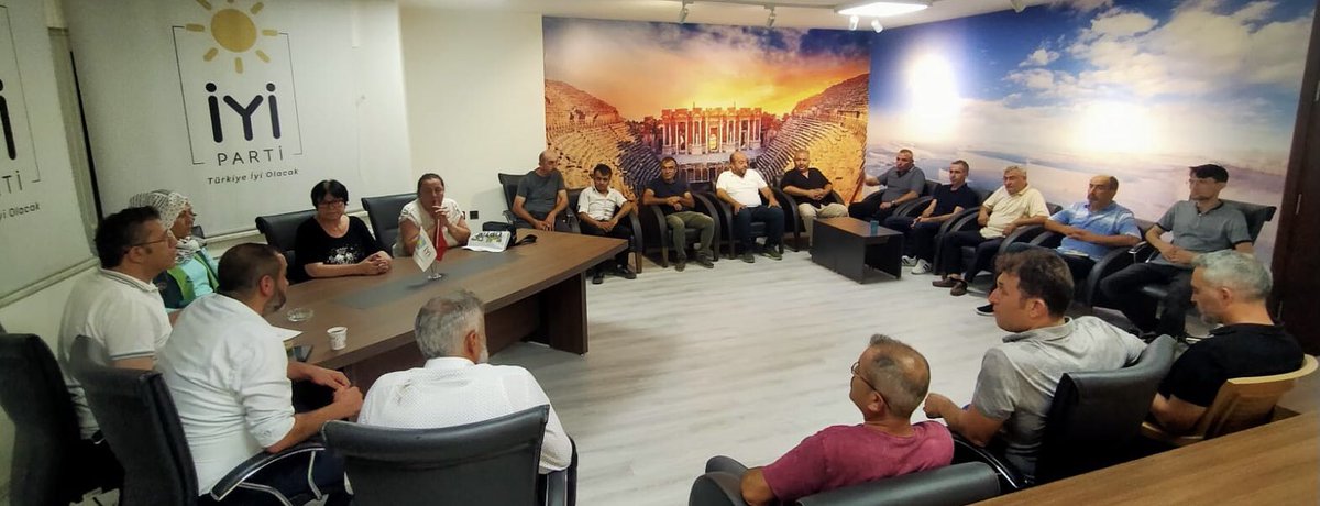 Ozturkdenizli's tweet image. Pamukkale 1. Bölge Mahalle başkanlarımızla,
Bölgelerindeki genel durum değerlendirmesi ve yaklaşan seçim öncesi hazırlıklarımızı İstişare ettik.
@iyi_pamukkale20 @av_mstf_20