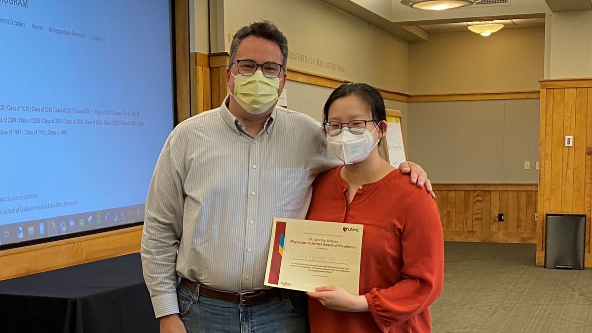 At our recent Retreat, Pauline Xu (M3) received the Dr. Bradley Britigan Physician-Scientist Award of Excellence. This award recognizes a seventh-year scholar who presents exceptional scholarly research work accomplished during graduate school.