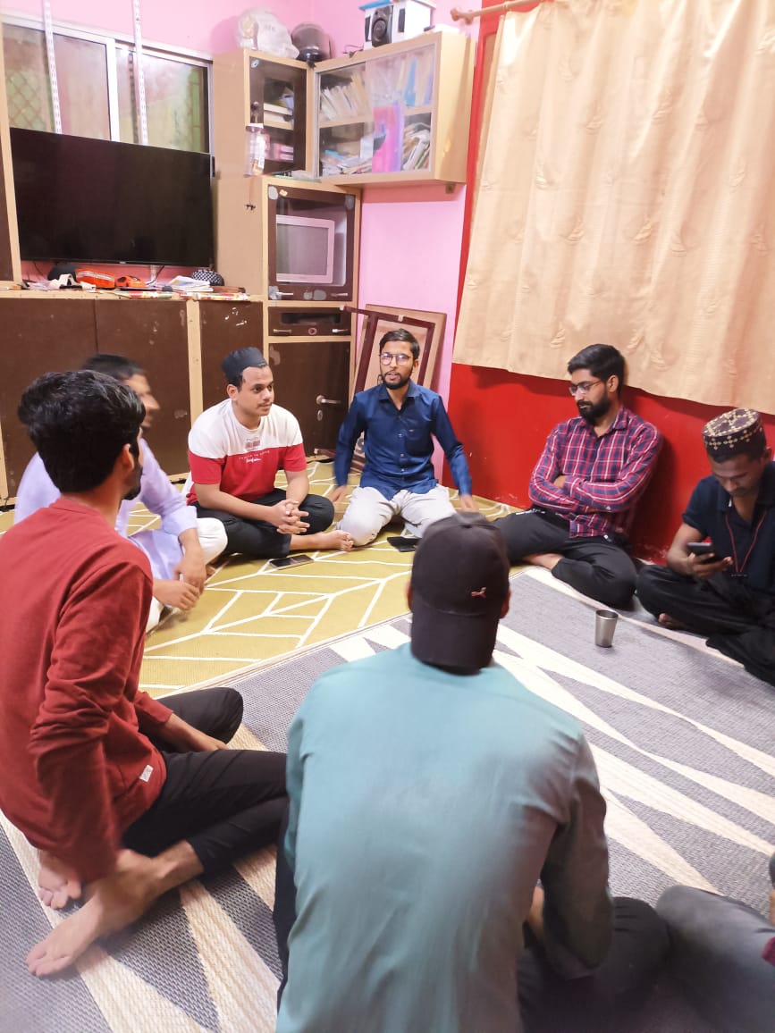 SioUjjain's tweet photo. Concluding program for "Know Prophete Muhammad PBUH" campaign Has been organized by zone in ujjain unit.
Cadres shared their experiences of campaign along with a positive attitude of we must continue inter faith dialogues.
#KnowMuhammadPBUH
#SIO_MP_West https://t.co/AbjSS1Qupi