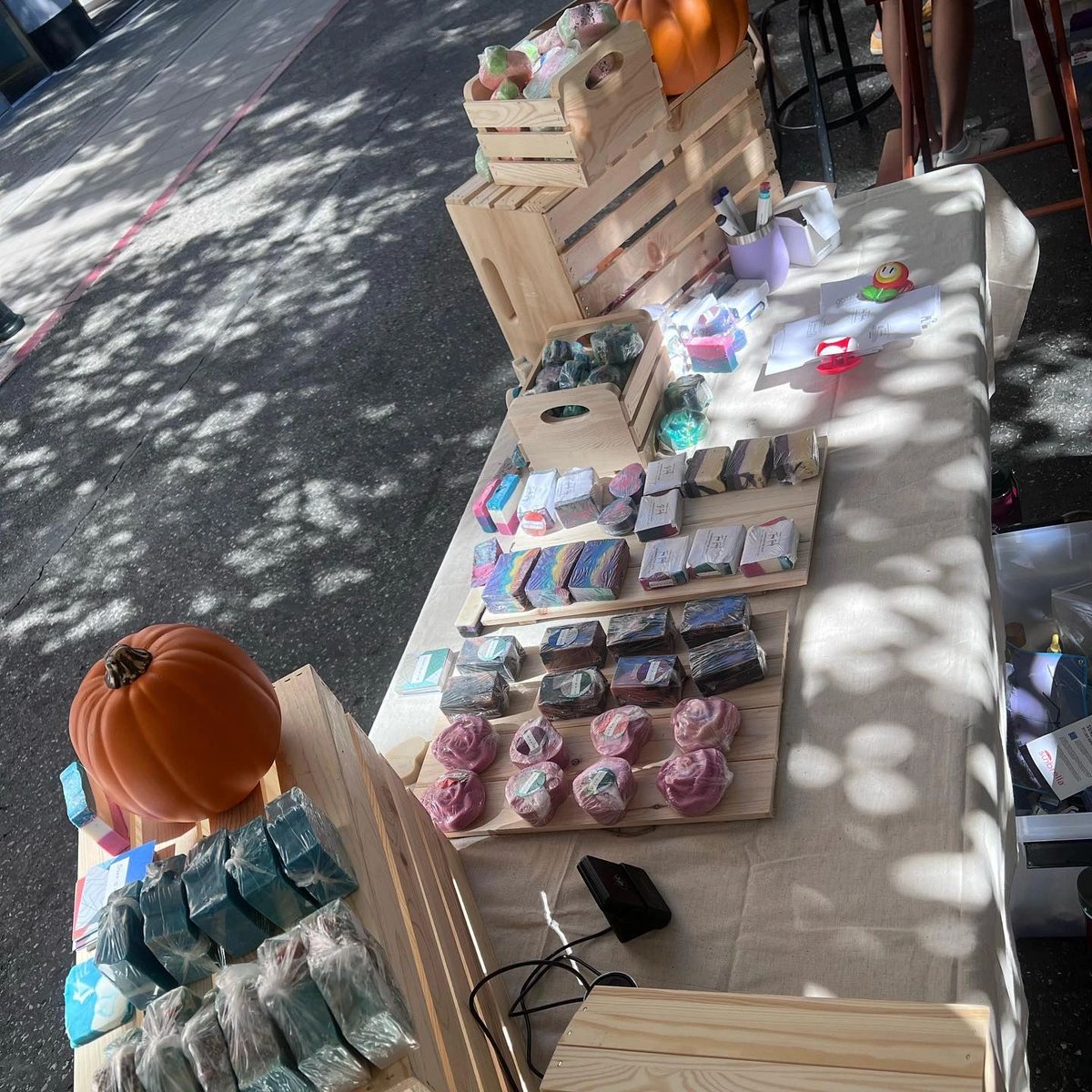 soapisalyesj's tweet image. Find us at a market near you! More information coming soon!
#spookyseason #happyhalloween #brambleon #ocean #beach #summer #bathproducts #handmade #bubblebars #naturalsoap

soapisalye.com/shop/ols/produ…