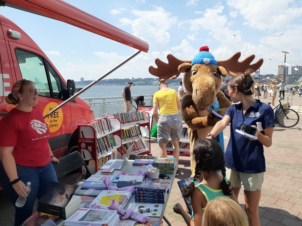 NYPLRiverside's tweet photo. We had a great time with @NYPLBookmobile & @nypl_lpa at the #FlyNYC #SummerontheHudson event at @RiversideParkNY over the weekend. Thanks to #AdirondackMac for picking up a good read, "When Stars Are Scattered" by @jamiesonv & @dantey114. https://t.co/vaZ7XKsztl