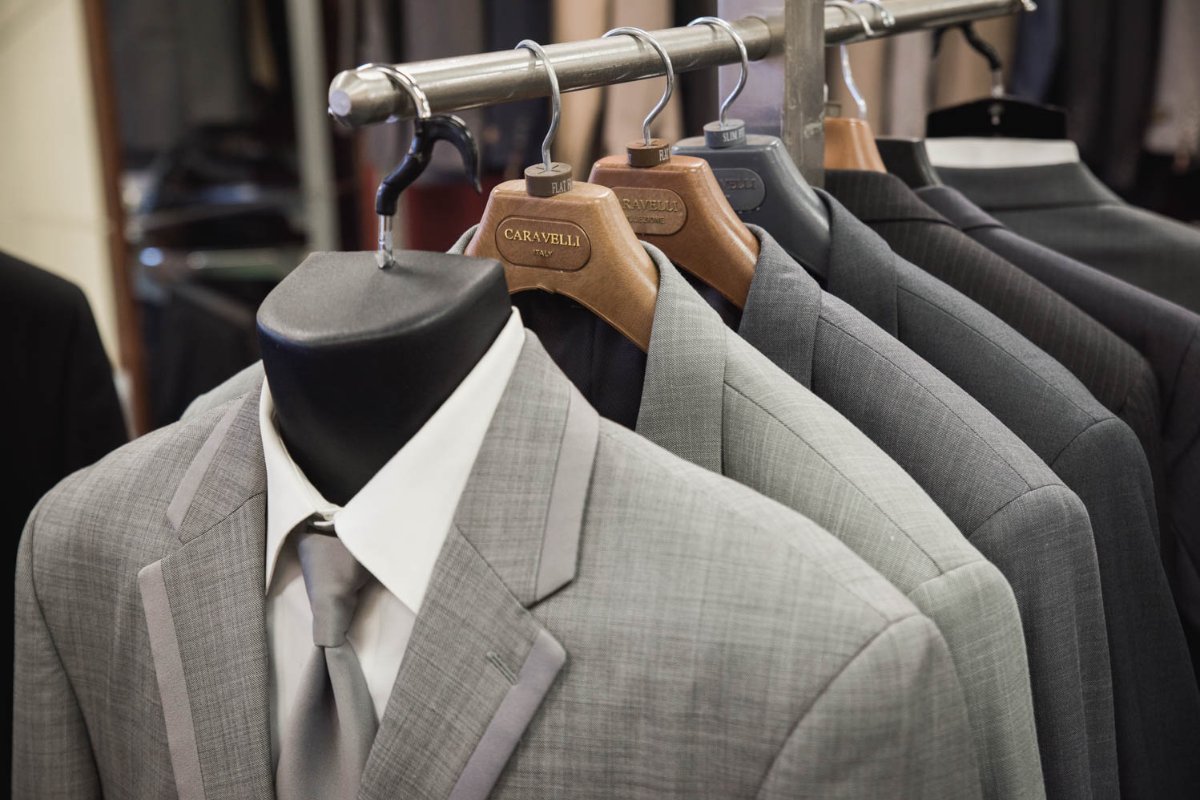 RomanoffsTuxedo's tweet photo. A selection this good speaks for itself, but we love talking about it anyway. Feel free to ask us any questions you may have! #ColombusOhio #SuitRentals #TuxedoRentals #MensWear https://t.co/fCc8RfDAdS