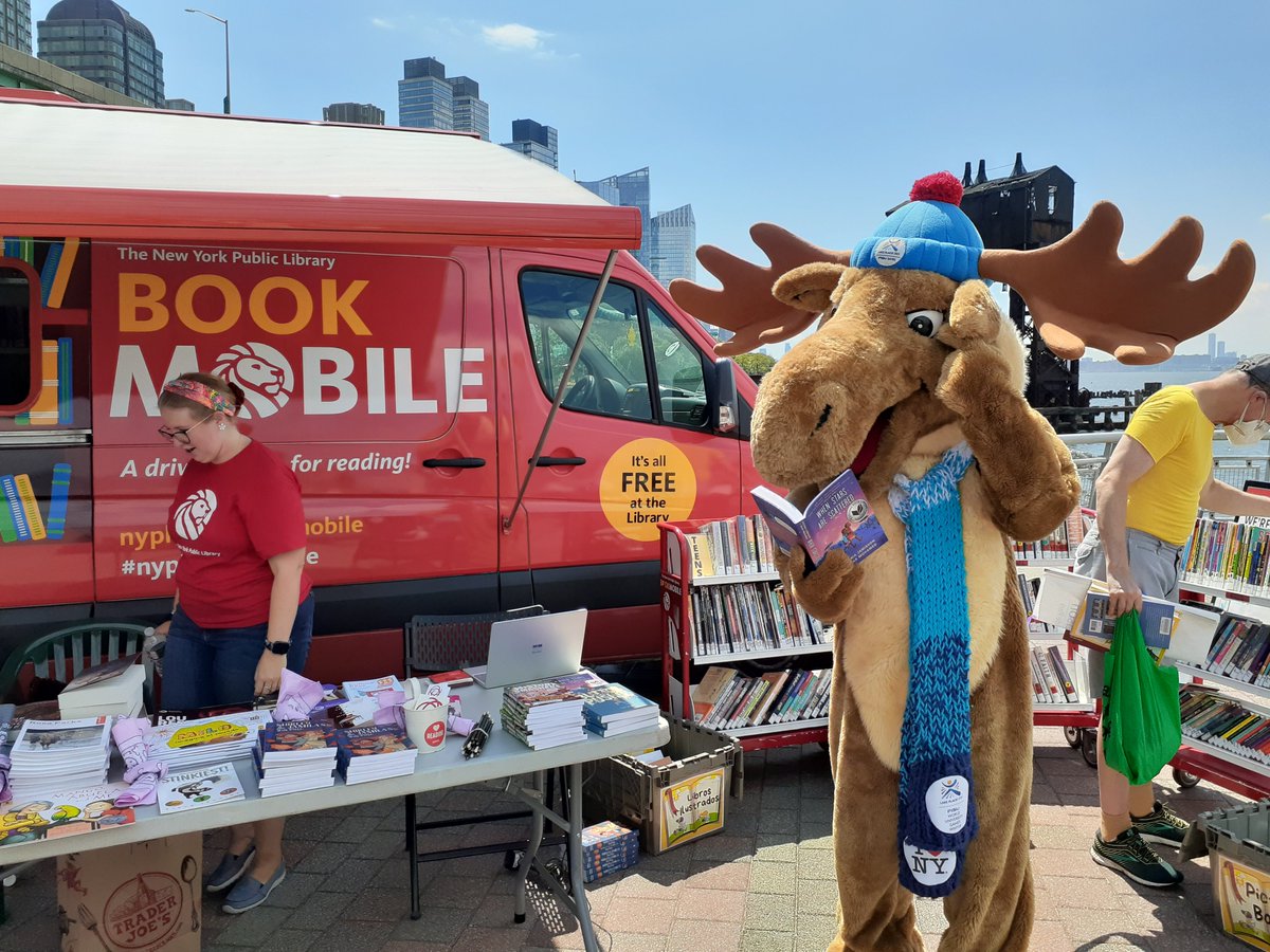NYPLRiverside's tweet photo. We had a great time with @NYPLBookmobile & @nypl_lpa at the #FlyNYC #SummerontheHudson event at @RiversideParkNY over the weekend. Thanks to #AdirondackMac for picking up a good read, "When Stars Are Scattered" by @jamiesonv & @dantey114. https://t.co/vaZ7XKsztl