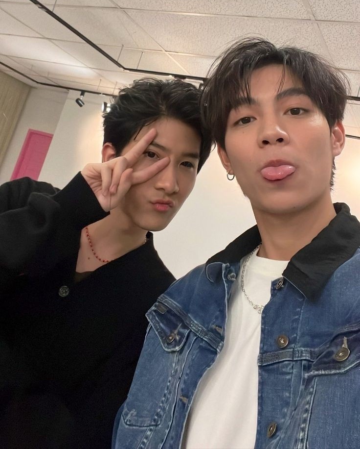 yukisinho's tweet image. .            😗✌🏼                                    😛