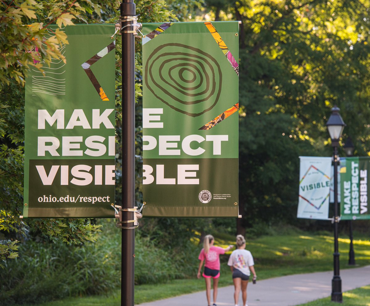ohiou's tweet photo. To expand the reach of #MakeRespectVisible into the greater Athens community, Ohio University has partnered with @PWStudio, an Athens-based art studio known for its vibrant displays and rainbow-colored palette. 💚
📰» https://t.co/Tr5m973bRX https://t.co/fveXyLkOkD