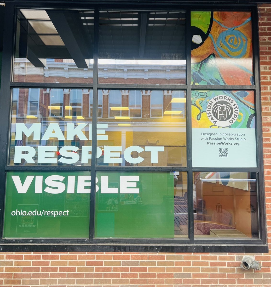 ohiou's tweet photo. To expand the reach of #MakeRespectVisible into the greater Athens community, Ohio University has partnered with @PWStudio, an Athens-based art studio known for its vibrant displays and rainbow-colored palette. 💚
📰» https://t.co/Tr5m973bRX https://t.co/fveXyLkOkD
