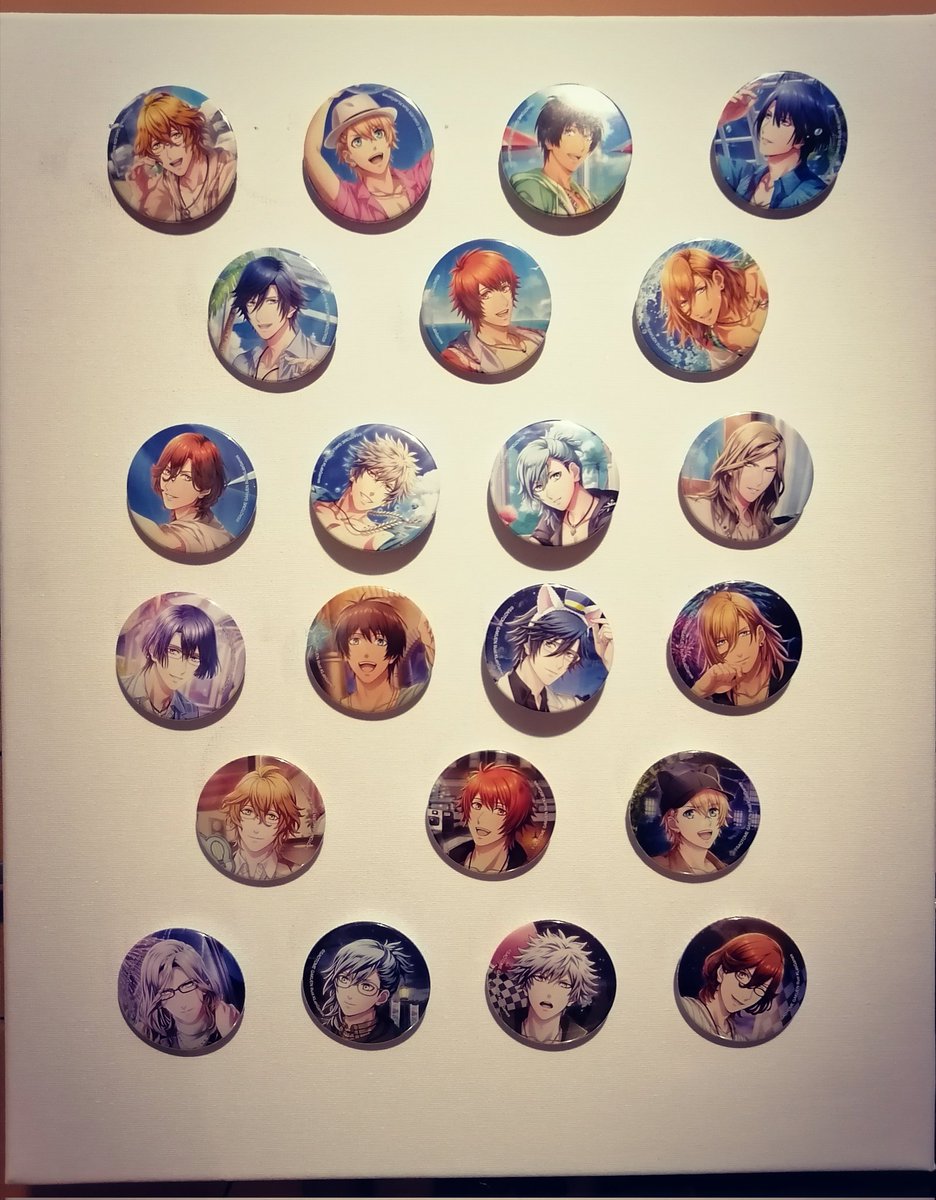 LylyEsp's tweet photo. My 2nd Utapri badges board is complete !!
#utapri #ShiningLive #utapri_merch #canbadges https://t.co/bzqtbbkKhD