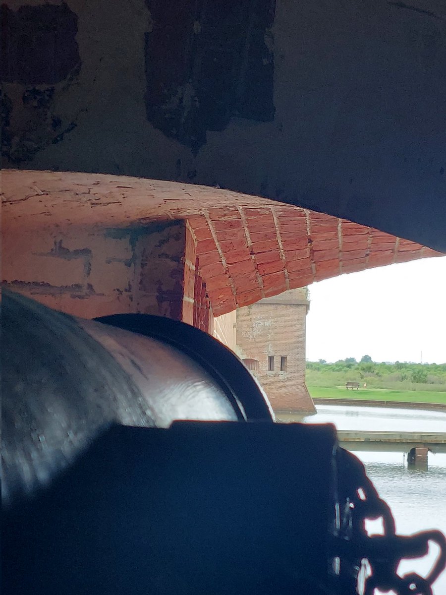 BulsaMarie's tweet photo. Fort Pulaski 5/5 #FortPulaski #savannah #tybeeisland le fort tirait sur les batteries de l'autre côté de la rivière Savannah entre 1.5 et 8 km selon la forme des obus. https://t.co/ywiOeiwqbD