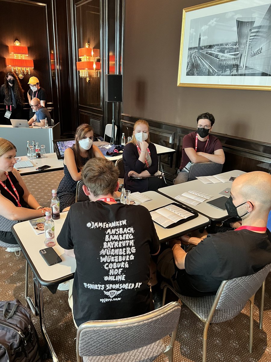 André J. Spang tweet media