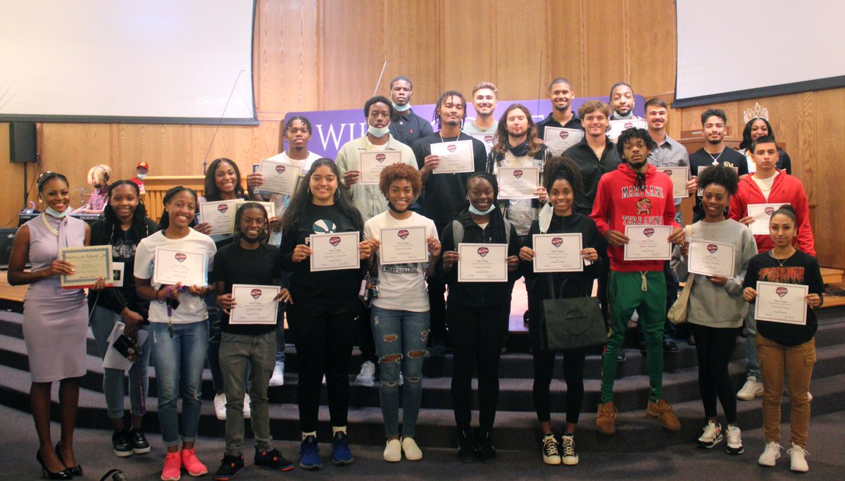 WileyAthletics's tweet photo. We honored our 2021-22 @RRACsports Scholar-Athletes and Arthur Ashe Jr. Sports Scholars during @WileyCollege chapel service. Thirty-seven earned Scholar-Athlete and seven earned Arthur Ashe. #FeartheClaws #NewEra #FortheW https://t.co/2jLPSXn1y8