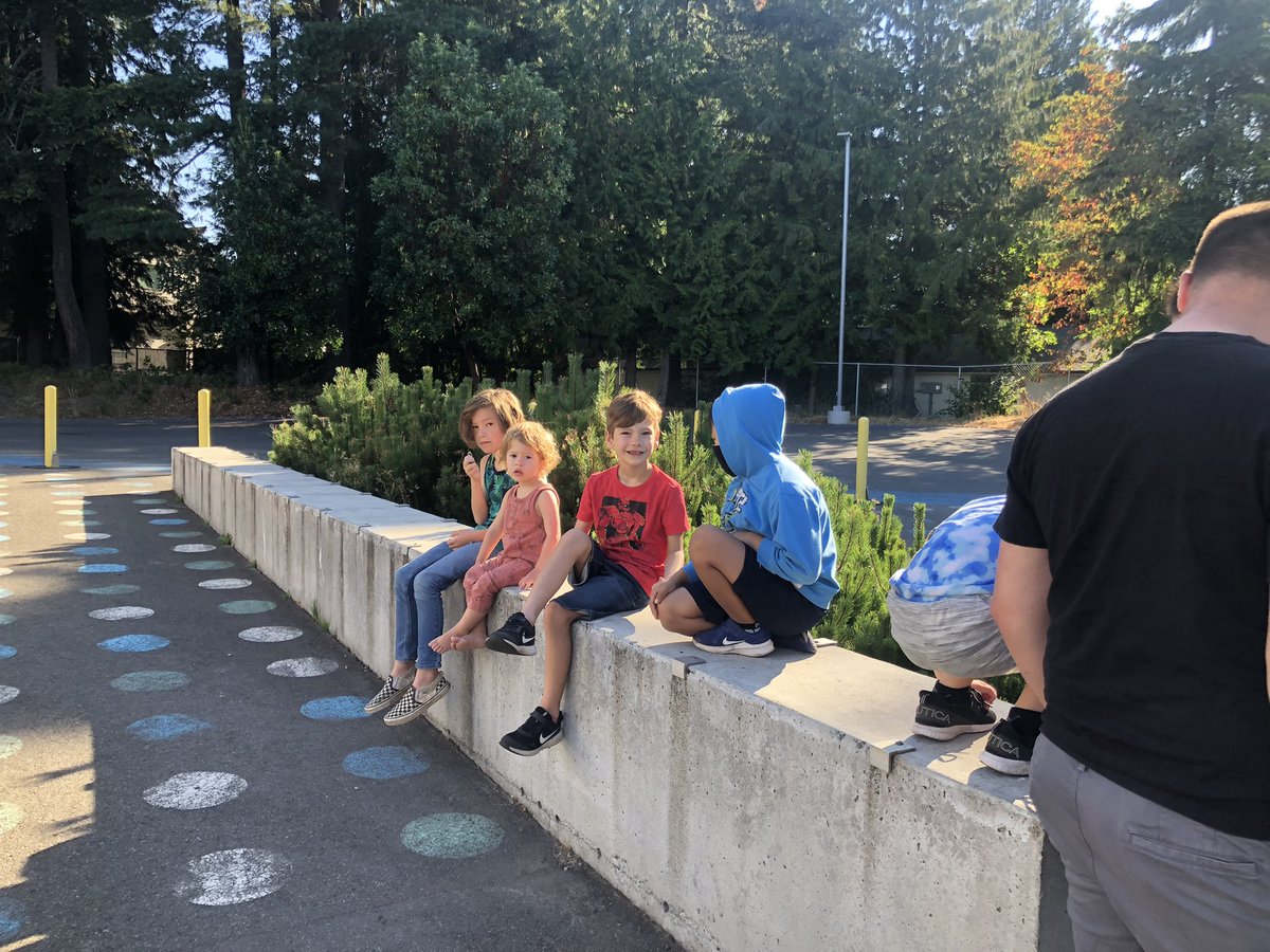CascadeK8's tweet photo. Our students, families, and teachers made the second day of #KindergartenAcademy a success. Welcome to Cascade K-8! https://t.co/00tj7RJjBi