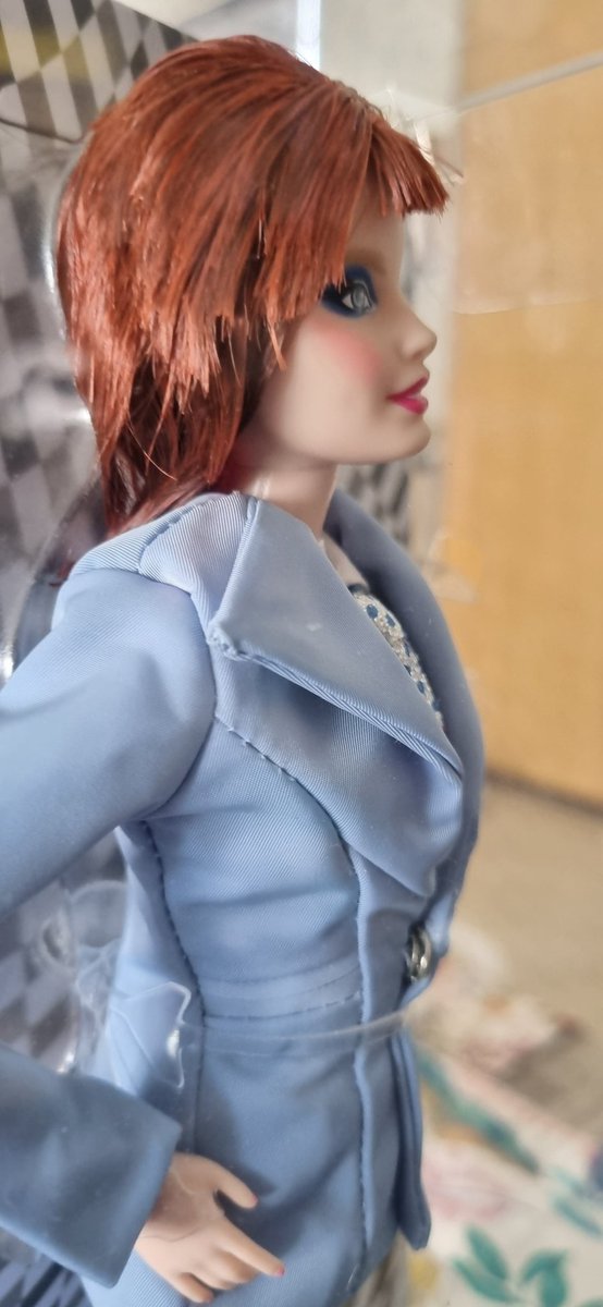 Filmsteria's tweet photo. Fans de #Barbie, pero sobre todo fans de #Bowie: tenemos una Barbie Signature edición David Bowie. 

La dinámica para ganarla inicia aquí, den RT a este tuit y estén pendientes en el podcast de hoy para más datos.

Promo cortesía de #Mattel. https://t.co/ag20joXcVZ