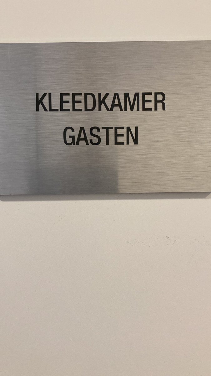de__noot's tweet photo. 47 jaar na mijn debuut op #Schoonenberg was vandaag een mooie dag ; assistent-scheidsrechter โtegenโ en bij @telstar1963nv . Nu afwachten of er nog een contract in zitโฆ Als echte fan had ik alleen van het #shirtjeruilen meer verwachtโฆ. https://t.co/DaySwTERc2