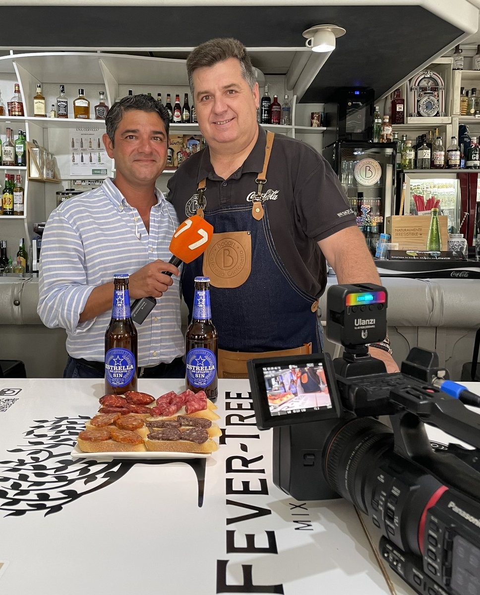 Que gran visita ha recibido <a href="/CafeteriaBogart/">Gin' Bogart</a>, el gran periodista <a href="/JFBayona/">José Fco. Bayona</a> y mejor reportero de <a href="/la7tele/">La 7</a>, mostrando parte de la #gastronomía de #Mula