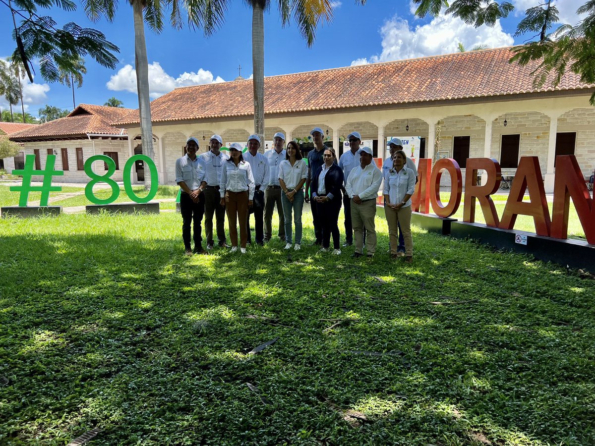 Kalcerrolopez's tweet photo. Una agradable visita a la Escuela Agricola el Zamorano. Impresionante lo que tenemos en Honduras y el talento de Latinoamérica. https://t.co/9YHQ0I1jdQ