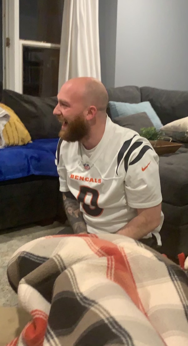 sambradfield430's tweet photo. #HappyBengalTears #Contest @Bengals @Kleenex https://t.co/oGBC9BOZ2H
