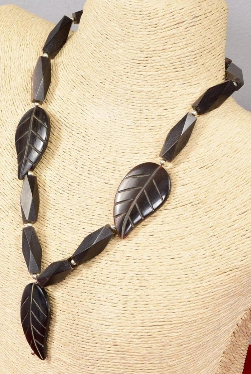 AmandaW05705745's tweet photo. 18" Natural Carved Buffalo Horn Leaf Motif Beaded Necklace Sterling Silver 925 👋
 #Buffalo #Beaded #Sterling #Silver #leaf #Necklace #motif #Carved #horn #borntodeal #EtsyEmail

👉https://t.co/BX1pnaE2UG https://t.co/kOX8hjPyJN