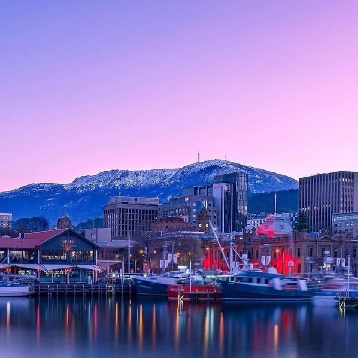 Blue, pink or purple - it all looks good on you, @HobartandBeyond 💜💙 Cheers to IG/deni_cupit, who captured this stunning perspective of @tasmania's capital city, home to the muwinina and palawa peoples #seeaustralia