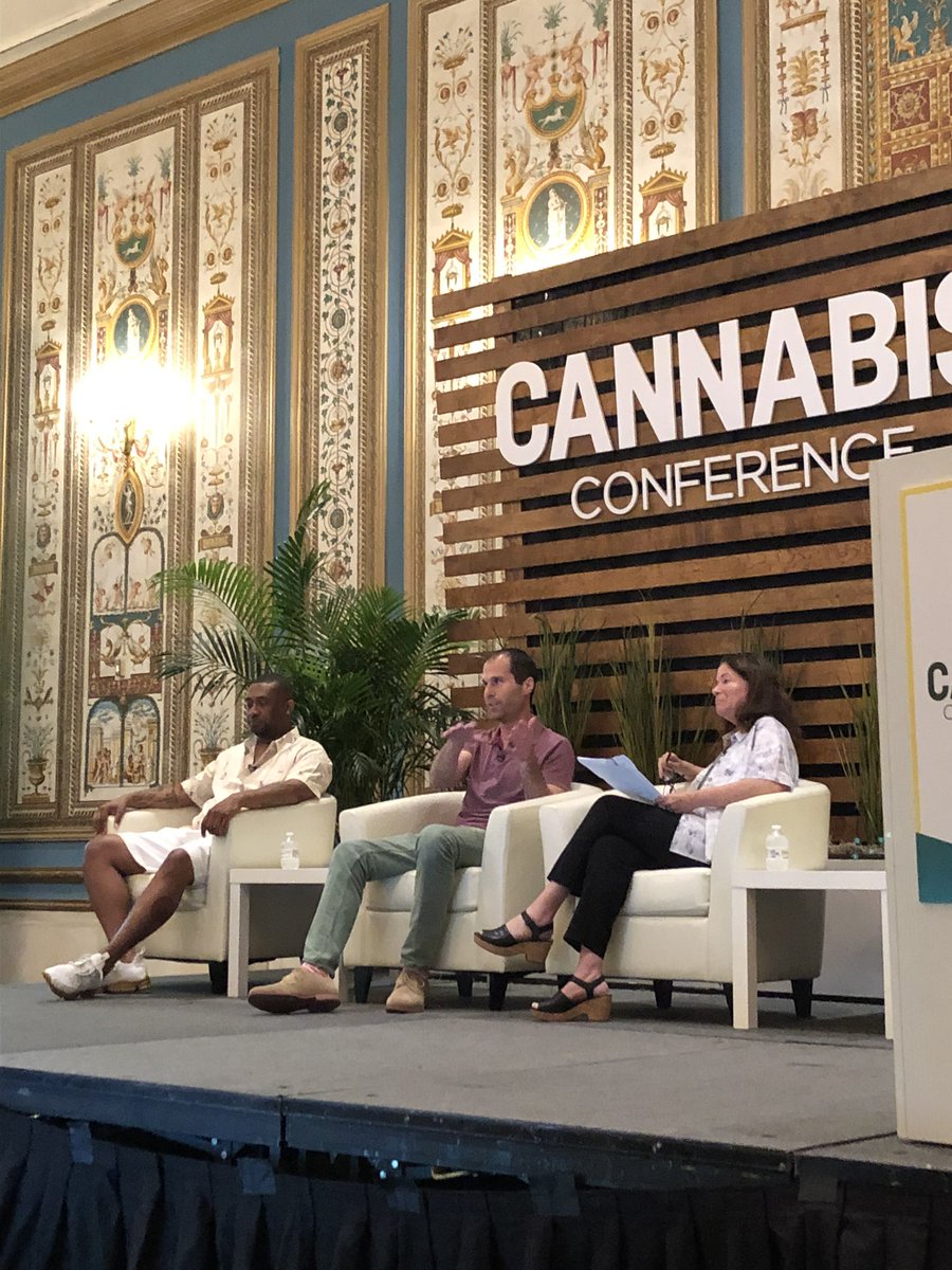 MichelleSimakis's tweet image. Great conversation about the realities of launching a cannabis dispensary at one of the first sessions at #CannabisConference. One takeaway from David Melnick of Feel State: don’t expect a home run right away. You have to grind it out.  @CBTmag
