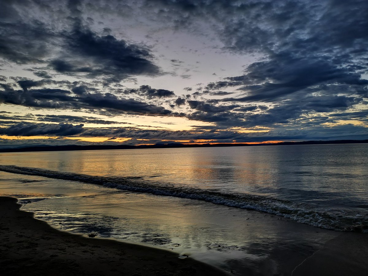 мєℓєиιє tweet media