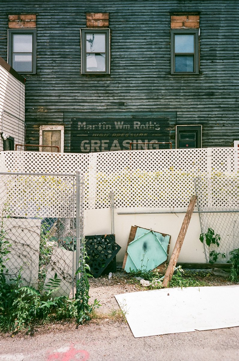StephaneChongCH's tweet photo. Ghost signs on film
The 📷 camera. The 🎞 photos. 
#35mm #minoltatc1 #chicago https://t.co/fyWoH8Nx1H