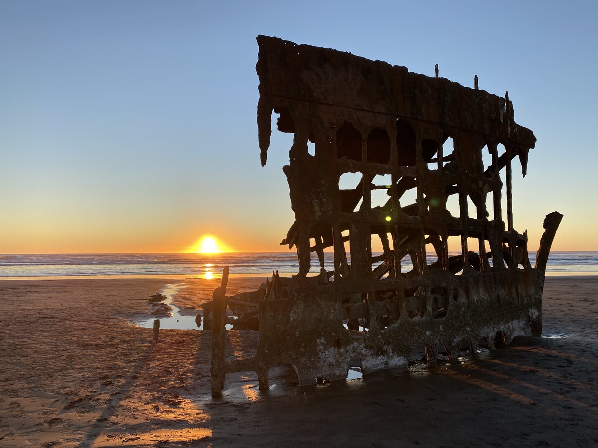 FortGeorgeBeer's tweet photo. If you've been to the North Oregon Coast, you've probably stopped here at the Peter Iredale shipwreck. Well now you have a beer to take with you. Iredale Vienna Style Lager goes on sale this weekend, on tap and in 4-packs to go. 1% of sales go to North Coast Surfrider Foundation. https://t.co/gtrJ0hsHUN