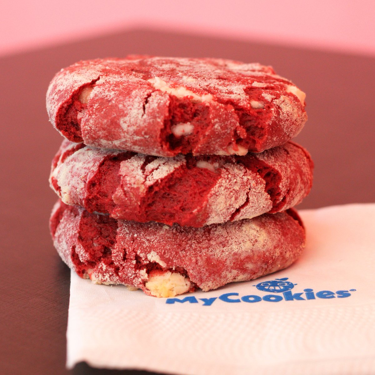 mycookiesbrasil's tweet photo. cortei o cabelo, gostaram? 🍪
essa é a nova cara do #mycookies red velvet, agora coberto com leite ninho 😍 https://t.co/MbiRAp3dkf