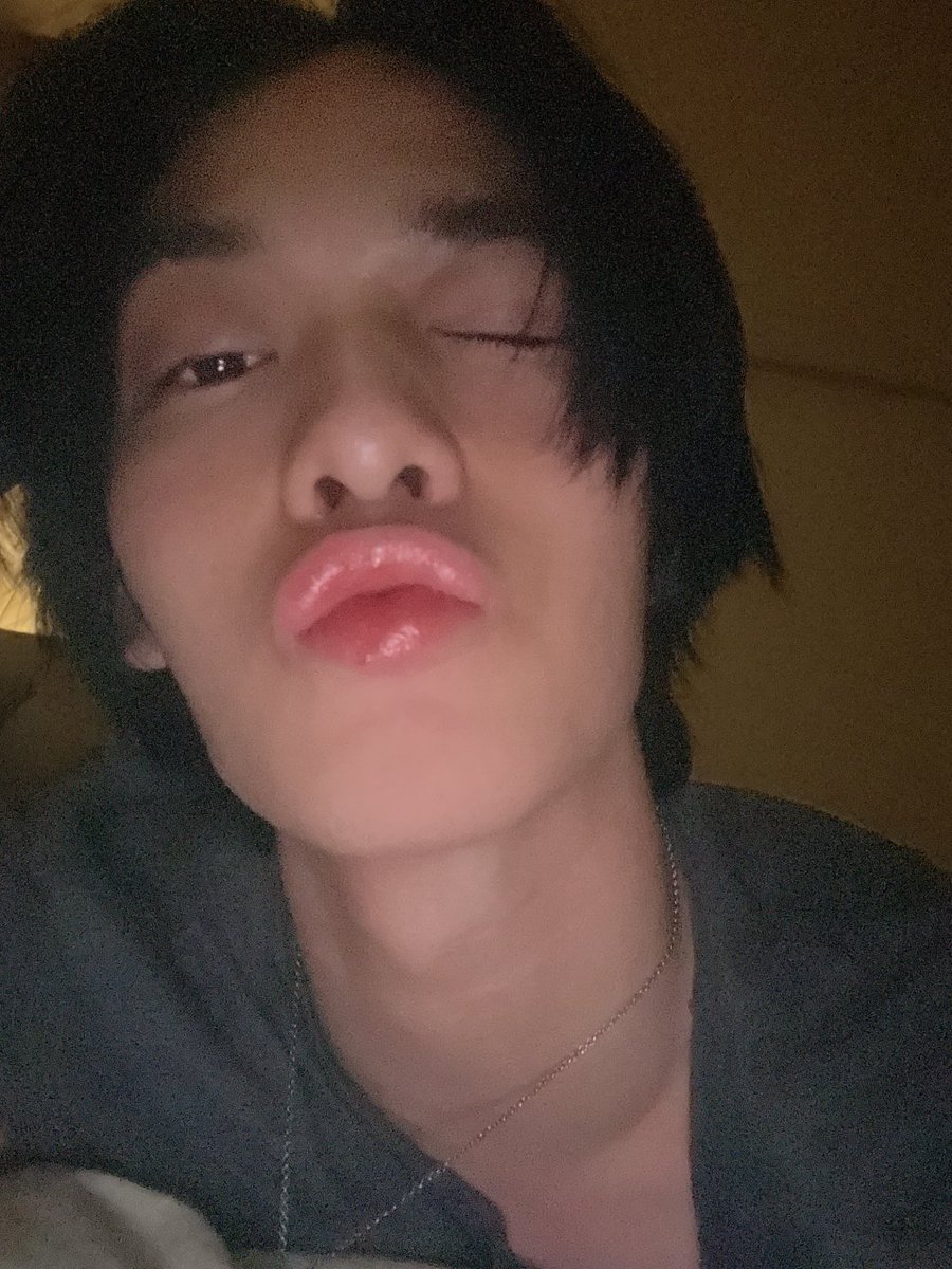 hourly baejinyoung tweet media