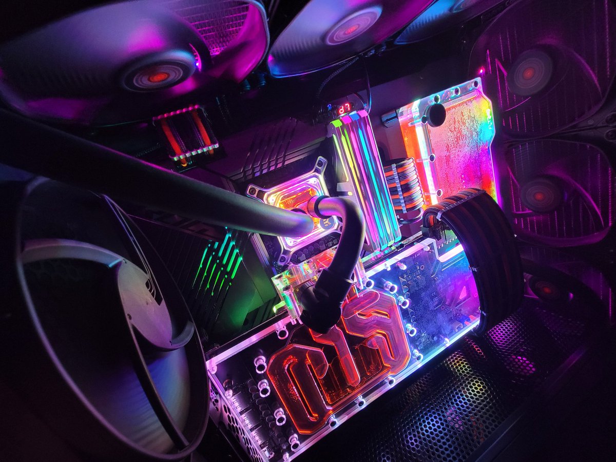 ModMyMods's tweet photo. Some more beautiful work from 📸@tbpmods!😎🔥

Keep up the awesome work!🔥🔥

#DIY #custom #bequiet #customer #modwater #ekwb #cool #tech #technology #gaming #pc #gamingpc #pcgamer #pcsetup #custompc #gamer #gamingsetup #pcmasterrace #pcbuilds https://t.co/IJLqF8KAjW