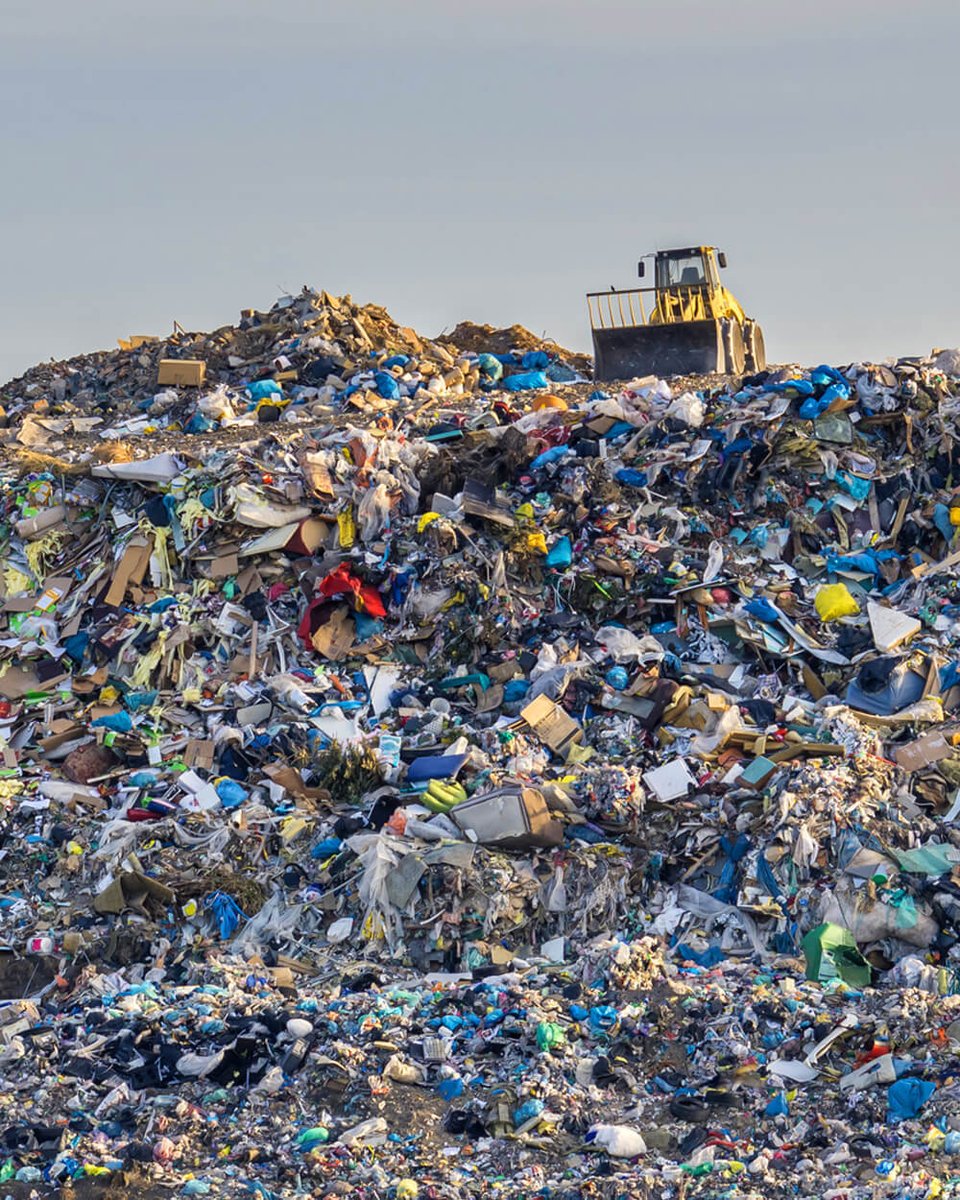 𝗪𝗵𝗮𝘁 𝗜𝘀 𝗙𝗮𝘀𝘁 𝗙𝗮𝘀𝗵𝗶𝗼𝗻? Definitions, Problems, Examples (In 2022) 👚 👗 👜 👟 
.
thevou.com/fashion/fast-f…
.
#FastFashion #FashionWaste #FashionPollution #EcoFashion #SustainableFashion #EthicalFashion #CircularFashion #SlowFashion #TheVOU #FashionMagazine