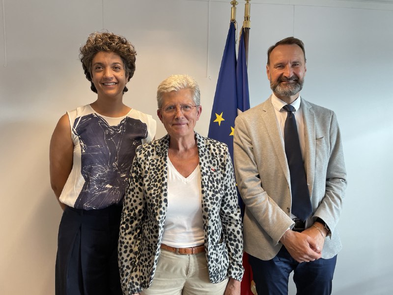Rencontre aujourd'hui avec les représentants de l'association des directeurs des #MDPH <a href="/BoualiMyriam/">Myriam Bouali</a> et Dominique Lagrange. Nous travaillons ensemble pour améliorer le service public du #handicap et garantir une égalité d'accès aux droits sur tous les territoires.