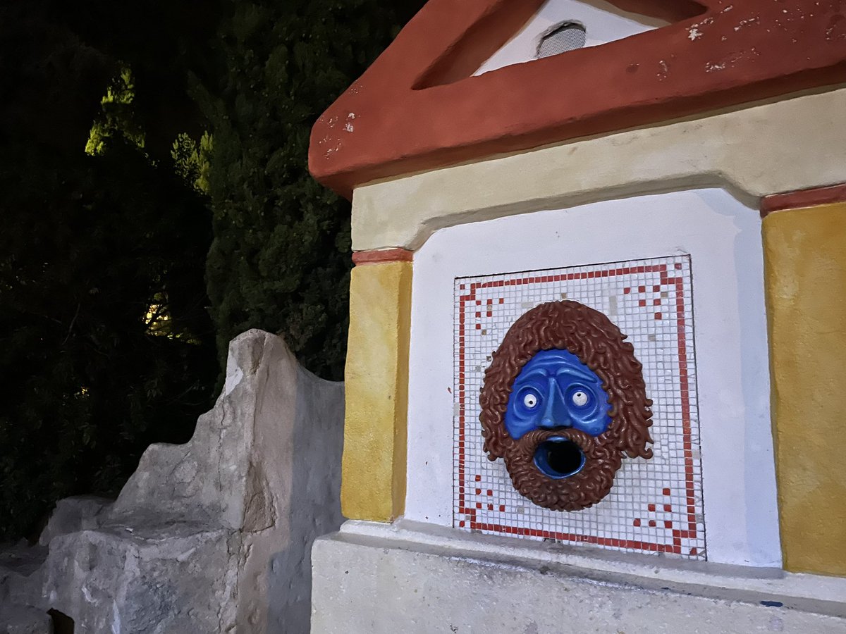 DimensionParcs's tweet image. 🇫🇷 @ParcAsterix : profitez de la fermeture à 22h lors de l’Été Gaulois (jusqu’au 28/08) pour (re)découvrir la superbe ambiance nocturne du parc ! 🌙✨