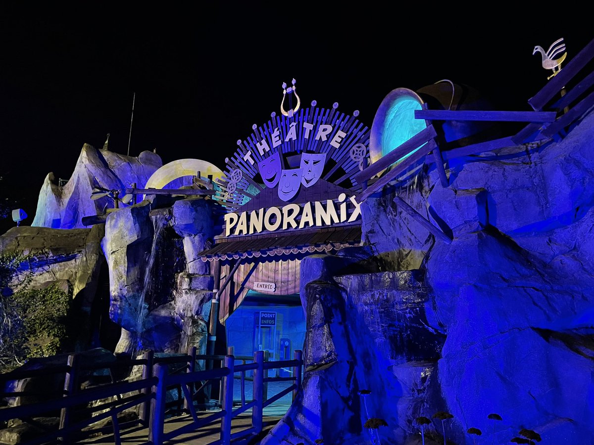 DimensionParcs's tweet image. 🇫🇷 @ParcAsterix : profitez de la fermeture à 22h lors de l’Été Gaulois (jusqu’au 28/08) pour (re)découvrir la superbe ambiance nocturne du parc ! 🌙✨