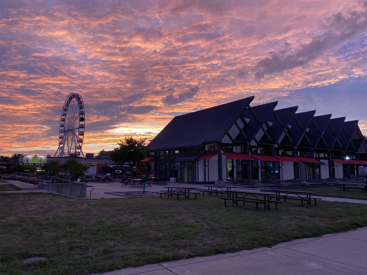 GlassBarn's tweet image. Thanks to all of the 96,893 visitors who made it out to the Glass Barn during the Indiana State Fair and all those who worked so hard to make it another successful Fair season! We can't wait to do it again next year!