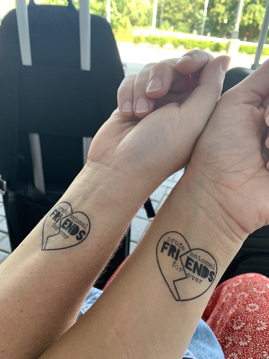 (Still) professional friends forever! - inspired by <a href="/DelyndaR/">Delynda Ramirez</a> and our <a href="/FLANC_WorldLang/">FLANC</a> friends 💛 <a href="/LauraErinParker/">Laura Parker</a> <a href="/SraSpanglish/">Laura Sexton</a> <a href="/ProfeRandolph/">LJ Randolph Jr</a> <a href="/FrauWorthington/">Frau W</a>