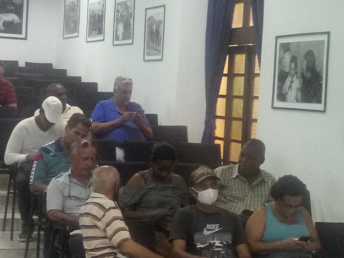 MigdaliaRodriq4's tweet photo. Chequean las máximas autoridades del Partido y el Gobierno, las acciones que se realizan en el enfrentamiento al Dengue. 
@AsambleaMunic10 
@aquerrebere https://t.co/0LvrudXuDQ