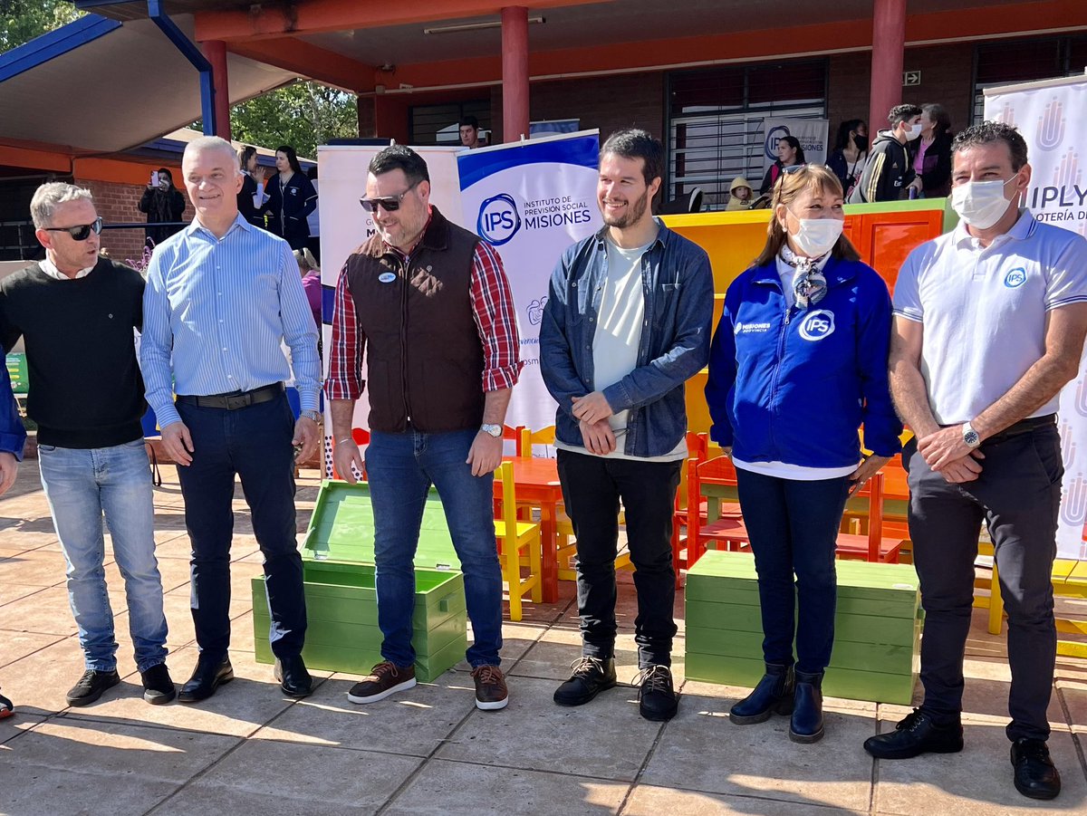 AhuadCarlos's tweet photo. PAS INTERIOR. Azara, junto al vicegobernador @Arce_Carlos_ y demás instituciones llevamos servicios de enfermería,farmacia,médicos,nutrición,oftalmologia,CDR, cerca de la gente @MisionesIps @FRdelaConcordia https://t.co/xRs8jWQ1Om